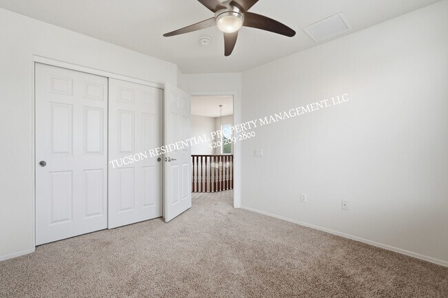 Building Photo - 10568 Desert Drifter Pl