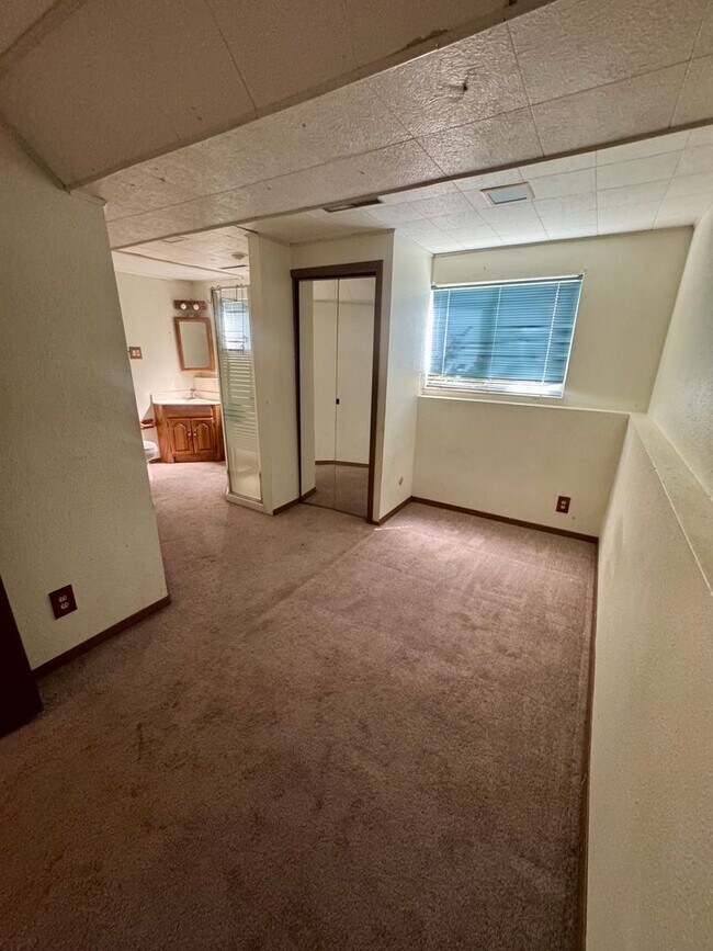 Building Photo - Lovely 3 bedroom 2 bath in North Colorado ...