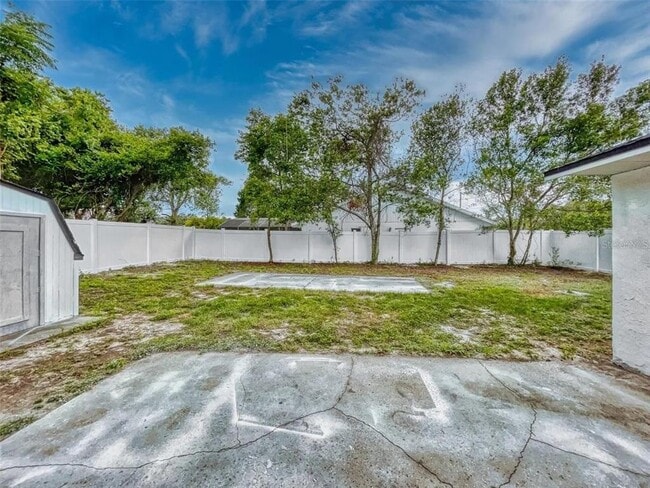 Building Photo - 1836 Plumtree Dr