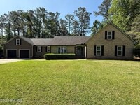 Building Photo - 1107 Greenway Dr