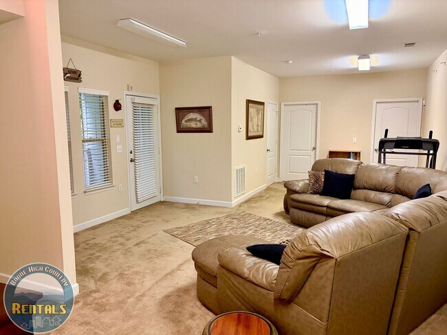 Building Photo - Fully Furnished Spacious 2 Story Condo at Pine Ridge