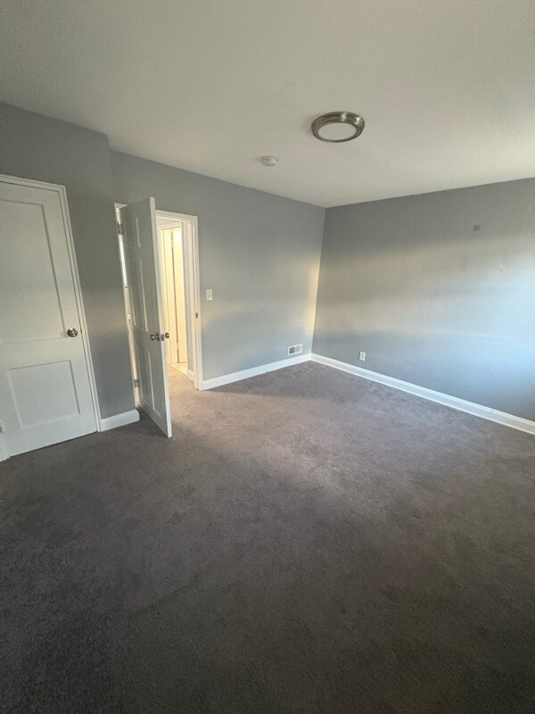 Building Photo - 921 Bonaparte Ave