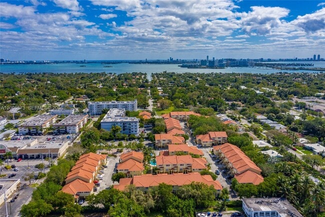 Building Photo - Northeast 8th Avenue, Miami Shores, FL 33138 - 2 BR 2 BA townhouse
