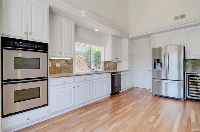 Building Photo - 24261 Cascades Dr