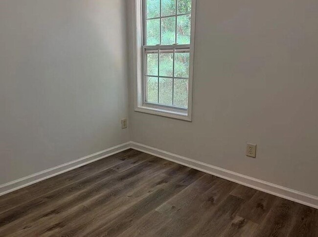 Building Photo - 6016 Leeshire Trace