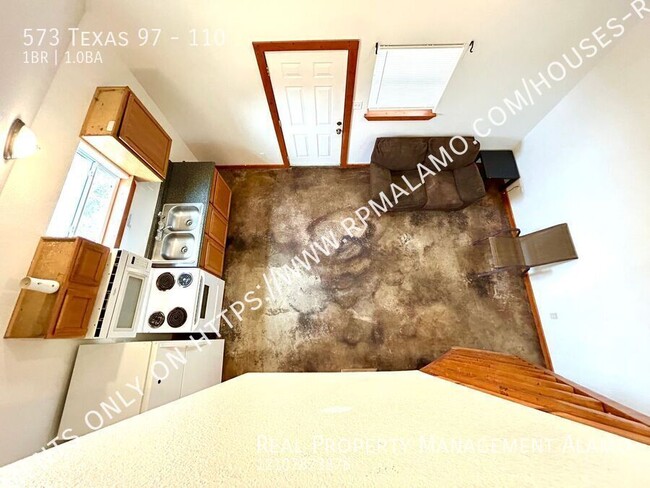 Building Photo - AVAILABLE NOW! 1 Bedroom / 1 Bath Lodge w/...