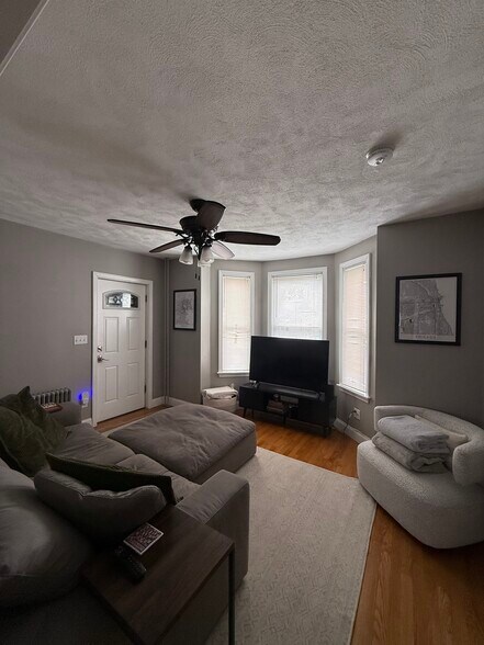 Building Photo - 5 Henshaw St