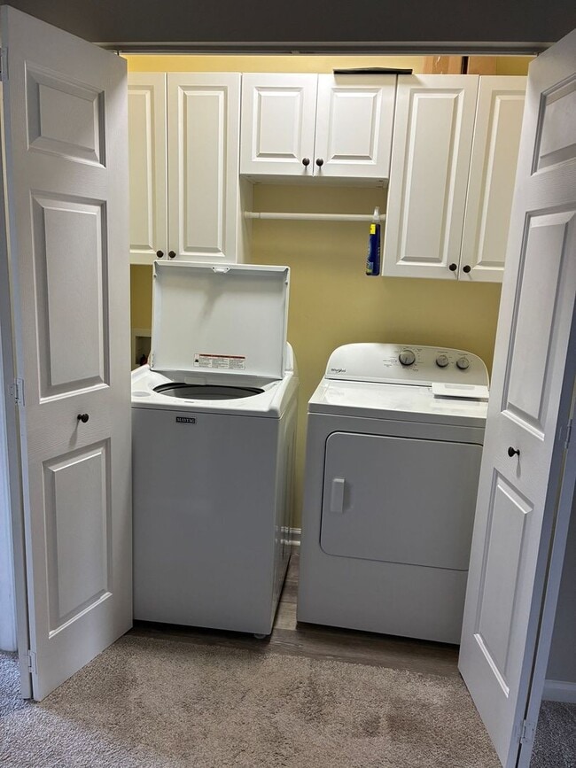 Building Photo - Walker Woods, large 4 BD and 2.5 BA