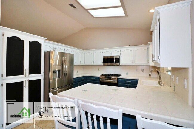 Building Photo - 2378 Castlewood Dr