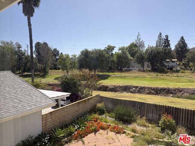 Building Photo - 5867 Cape Horn Dr