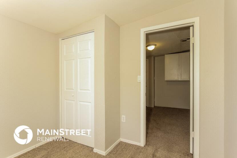 Building Photo - 2534 N 51st Dr