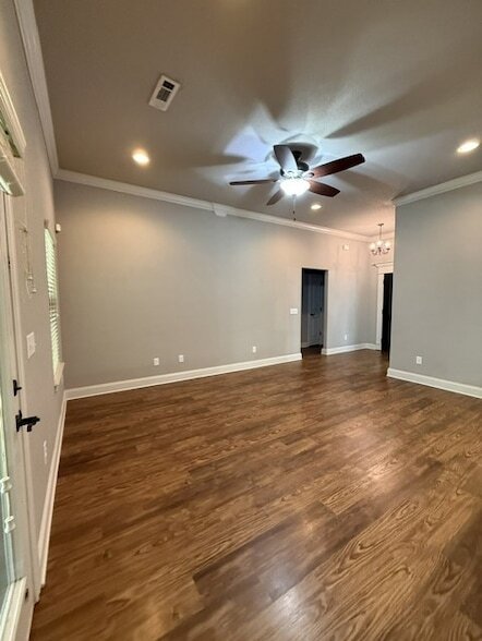Building Photo - 5 Knighton Dr