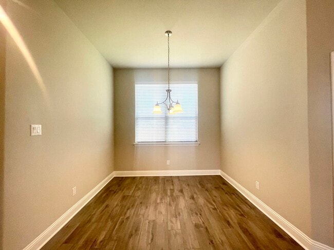 Building Photo - 3002 Pronghorn Dr