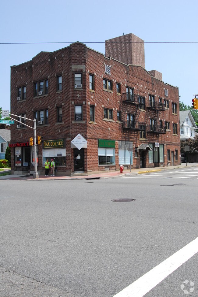 Exterior - 117 S Washington Ave