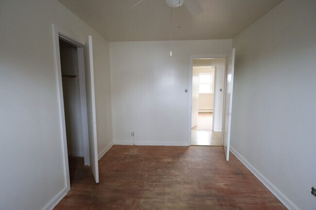 Building Photo - Rancher on a Quiet Manheim Borough Street