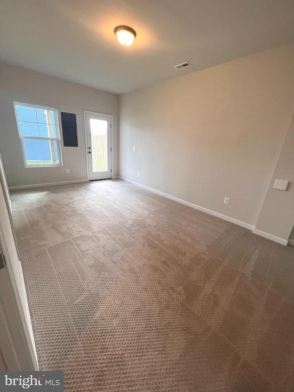 Building Photo - 102 FLAXEN MANE Ct