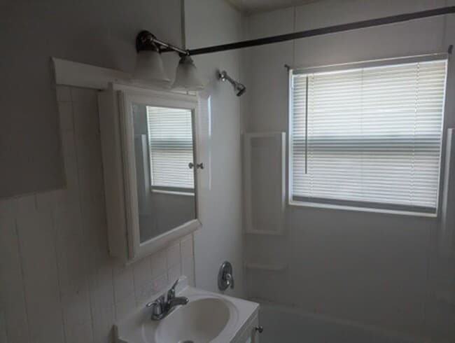 Building Photo - 8039-8041 W Beckett Ave