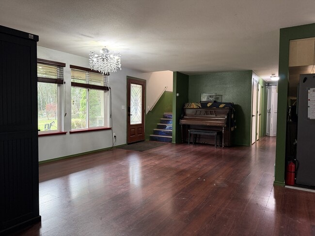 Building Photo - 1310 SE Fireweed Rd