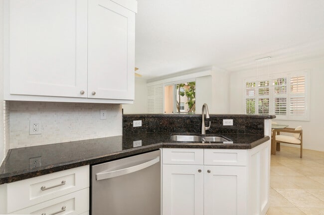 Building Photo - 1805 N Flagler Dr