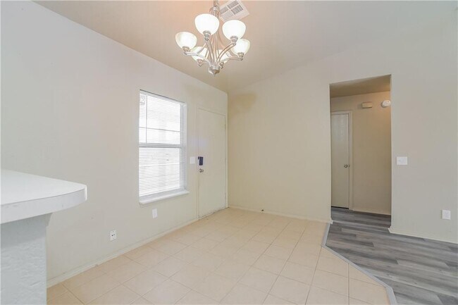 Building Photo - 15400 Lilly Garden Ln