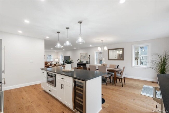 Building Photo - 32 Ackerman St