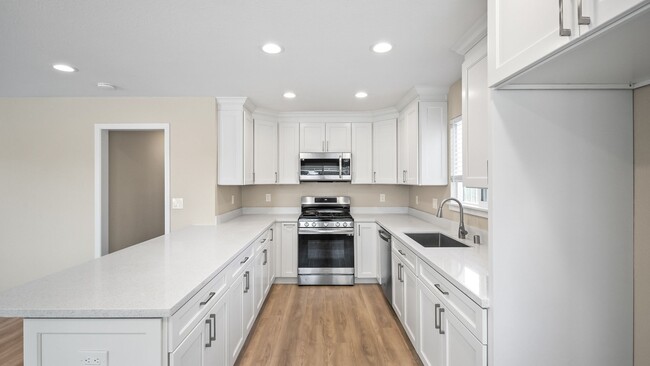 Building Photo - For Rent: Beautifully Updated 3-Bedroom Ho...