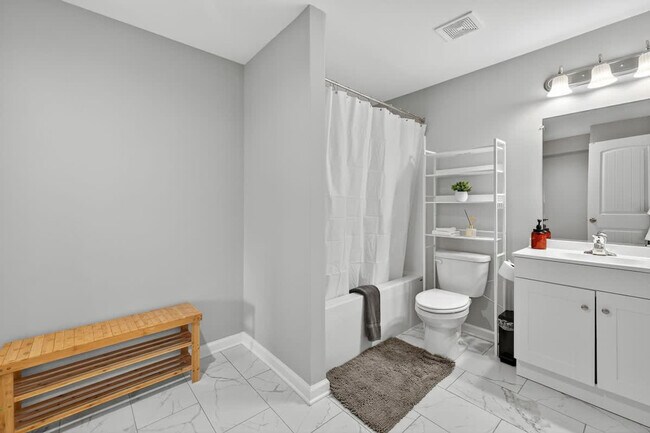 Building Photo - 351 Donna Ct