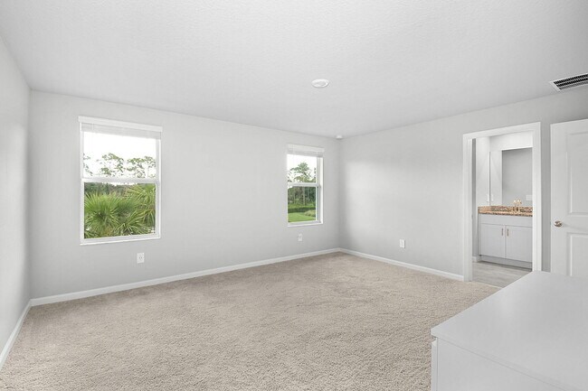 Building Photo - 5766 SE Edgewater Cir
