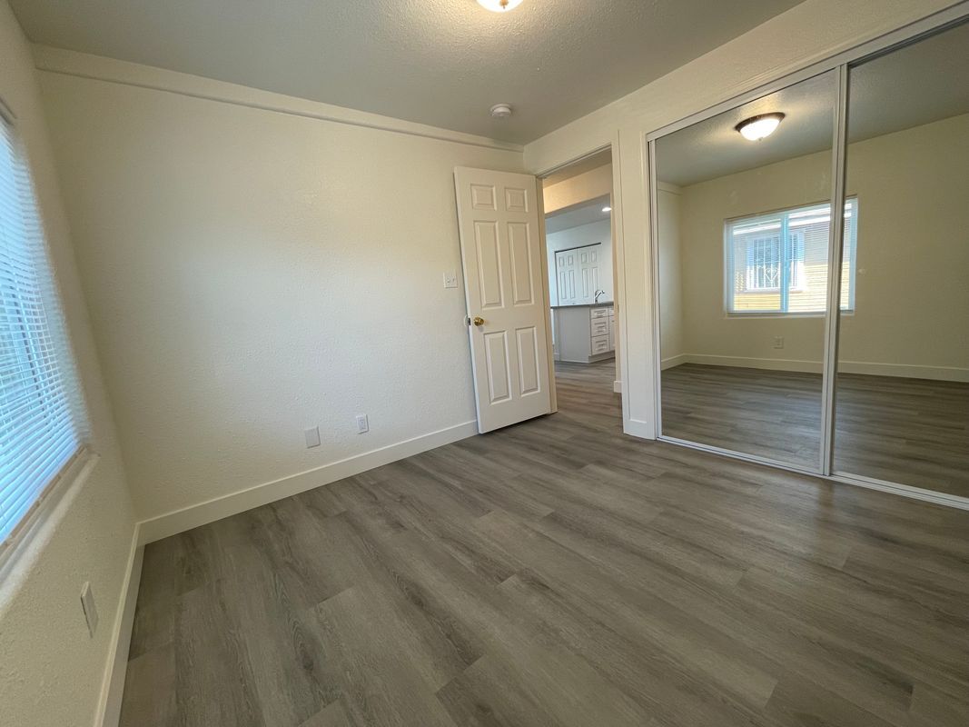 Building Photo - 1823 Gardenia Ave