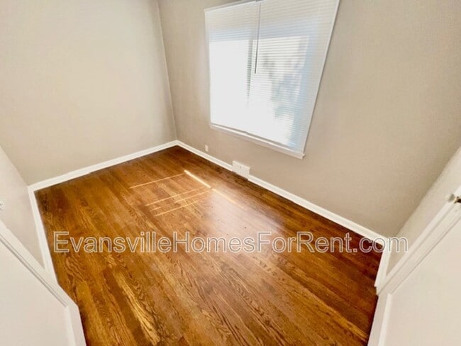 Building Photo - 3331 Wimberg Ave