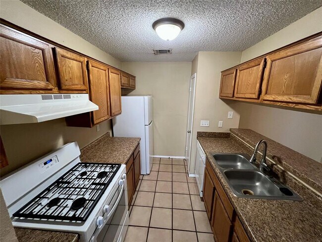 Building Photo - 12223 Tyson Cove