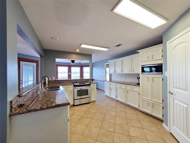 Building Photo - 12628 Pelican Blvd