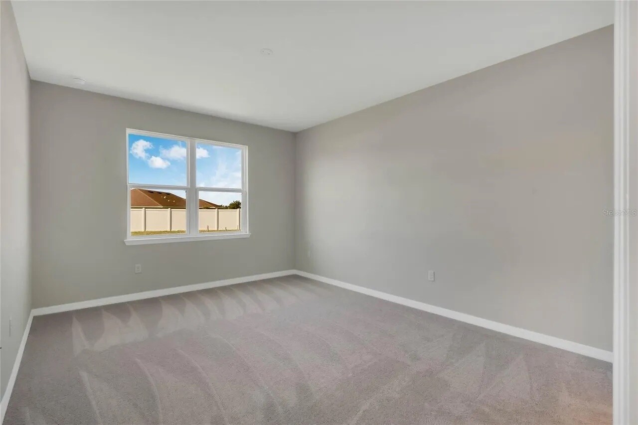 Room 3 - 3976 Mayhill Loop