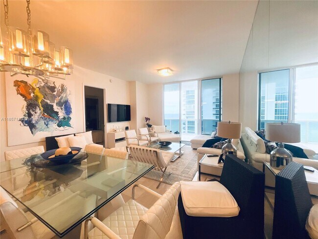 Building Photo - 16001 Collins Ave