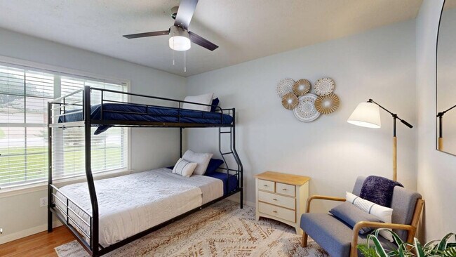 Building Photo - 701 Summerglen Dr
