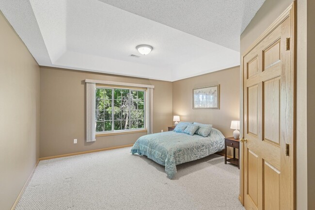 Building Photo - 220 Emerson Ave E