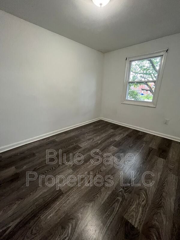 Building Photo - 25 Windsor Ln