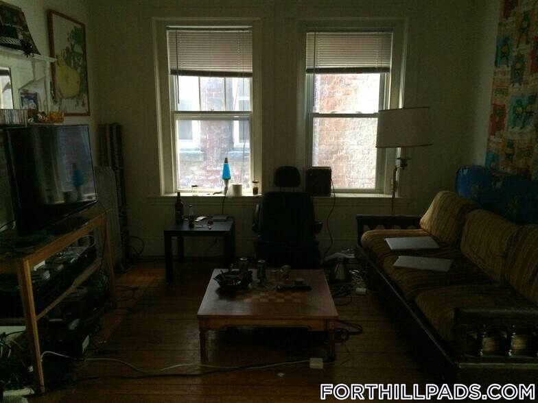 Building Photo - 4.5 Centre St