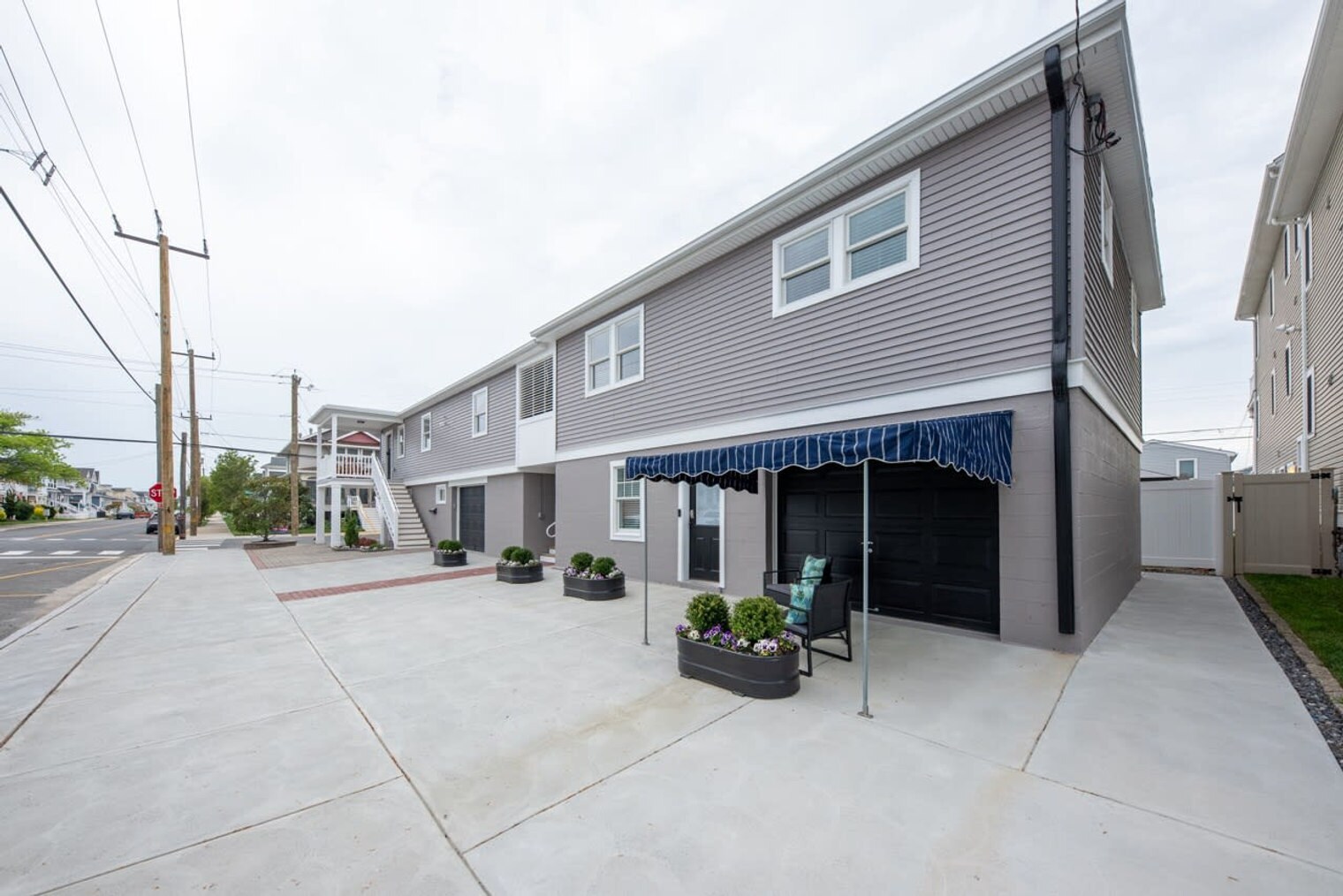 Building Photo - 1140 Simpson Ave