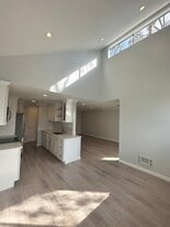 Building Photo - 6050 Canterbury Dr