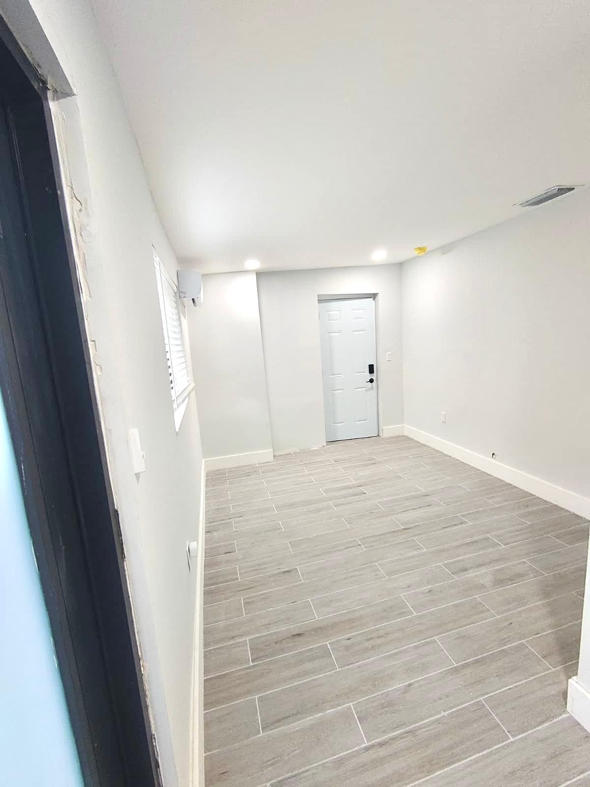 Full Room View - 141 NE 183rd Ter
