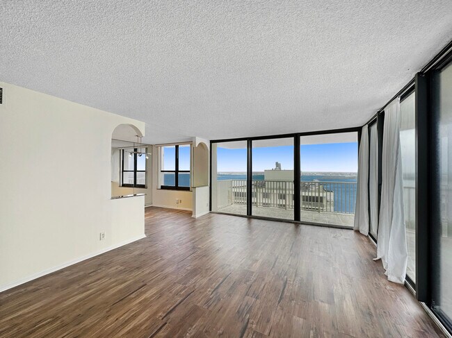 Building Photo - 5480 N Ocean Dr