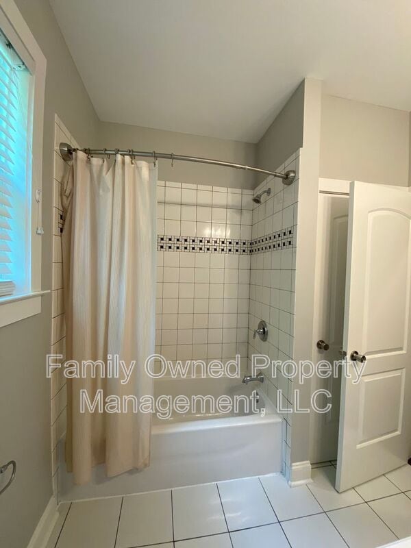 Building Photo - 202 Ibis Dr