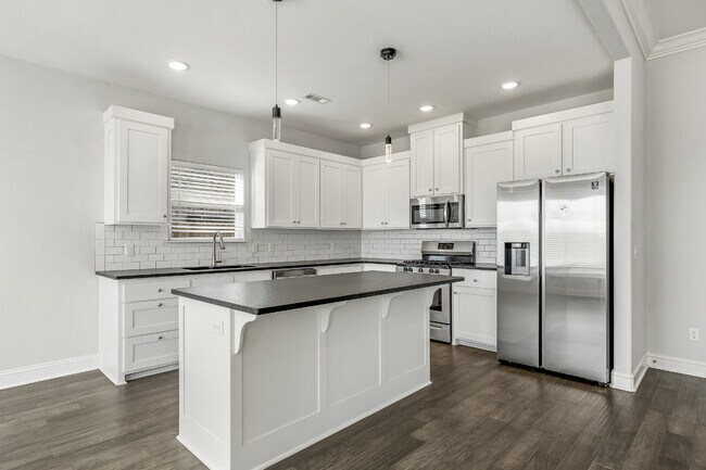 Building Photo - 2016 W Chandler Ave