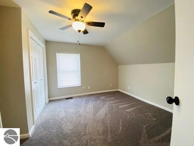 Building Photo - Charming Home in Cadillac Available May 2024