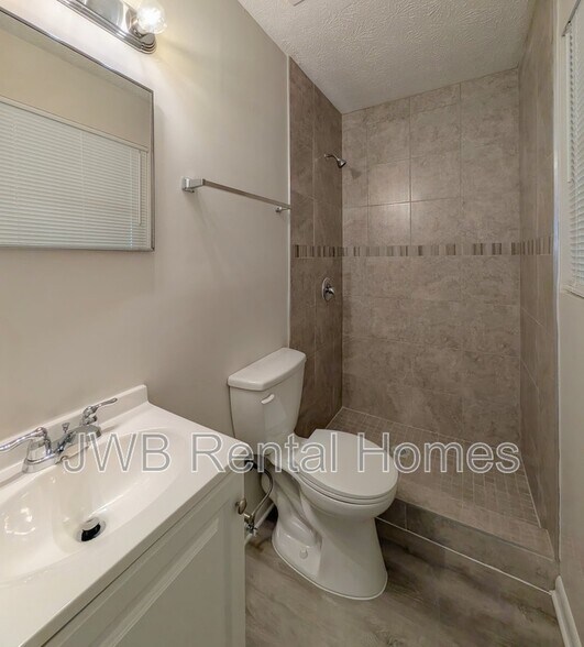 Building Photo - 6412 Cooper Ln