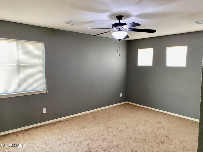 Building Photo - 12331 Sombra Grande Dr