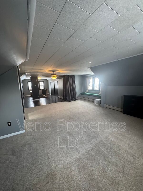 Building Photo - 1401 Belmont Ave