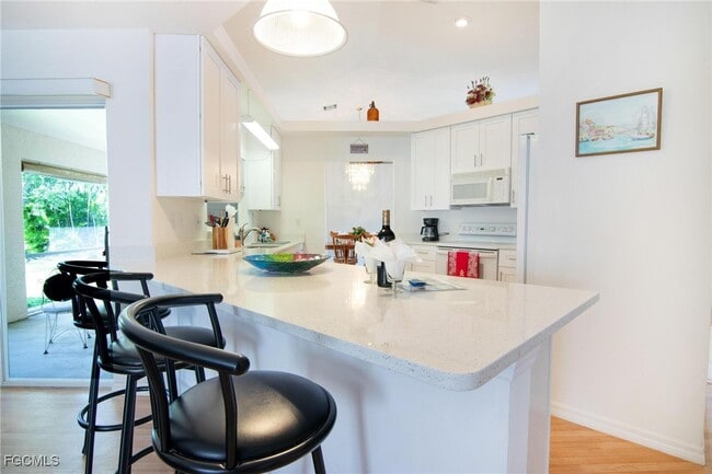 Building Photo - 3032 SW 10th Ave