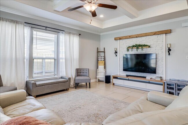 Building Photo - 7618 Quartz Dr